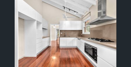 Tucked away in a leafy tranquil setting! - Photo 3