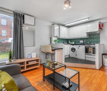 1 bedroom flat to rent - Photo 3