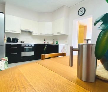 Huis met 2 slaapkamers, achteruitweg en tuin. - Photo 4