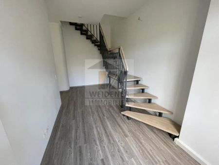 Erstbezug nach Sanierung! 4-Raum-Maisonettewohnung mit Balkon und Terrasse ins Grüne! - Foto 3