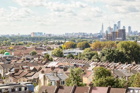 11 Station Approach , E17 9SL - Photo 3
