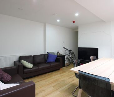 6 bedroom terraced house to rent - Photo 2
