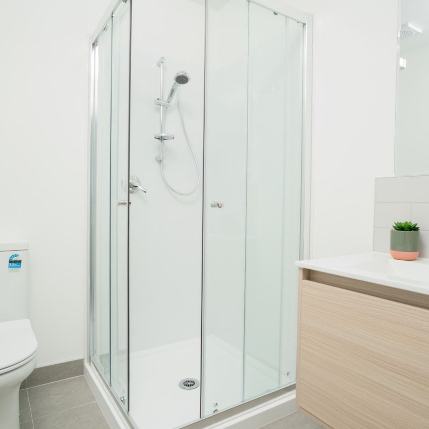 MANGERE BRIDGE, 3 BEDROOMS - Photo 1