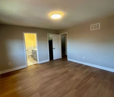 For Lease - 56 Coyote Crescent Unit# Main, Toronto, Ontario - Photo 2
