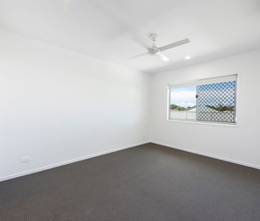 Luxury Living in Coral Cove - Light, Bright & Airy - Photo 3