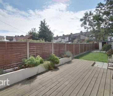 3 bedroom terraced house to rent - Photo 4