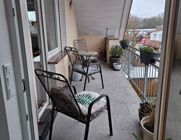 Schöne 4-Zimmer-Wohnung mit Balkon - Photo 1