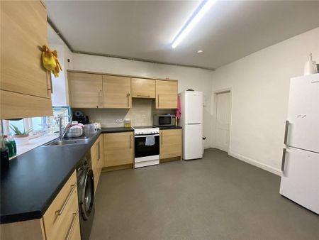 4 bedroom terraced house to rent - Photo 3