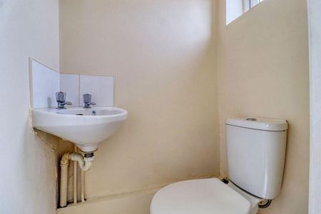 2 bedroom terraced house to rent - Photo 5