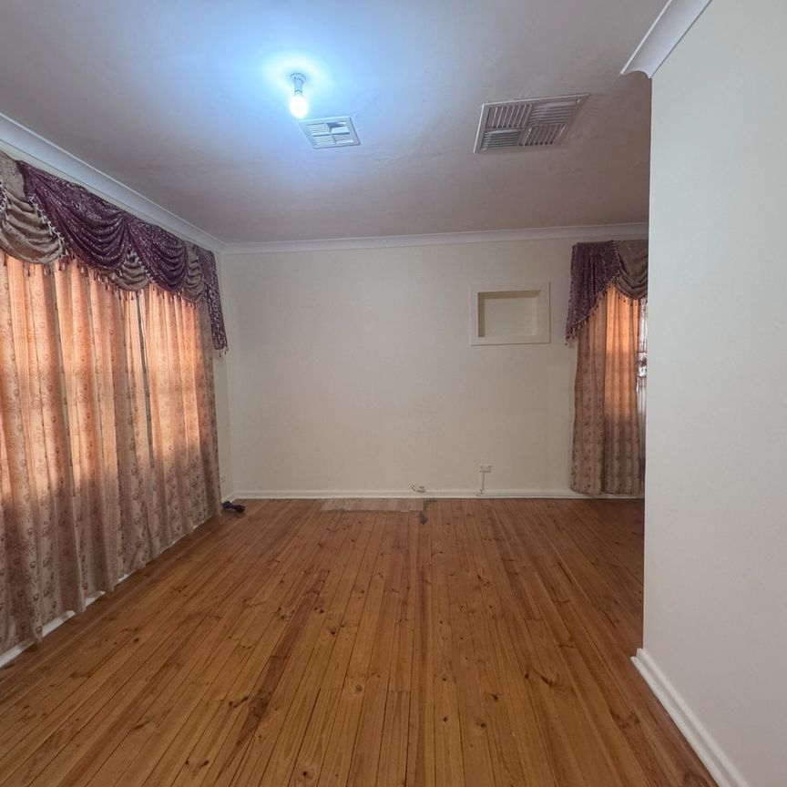 Three bedroom home - Photo 1