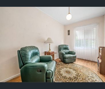 Hi, I’m comfortable, convenient living with endless potential in th... - Photo 2