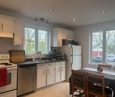 5 et demi très bien situé semi meublé - Photo 2