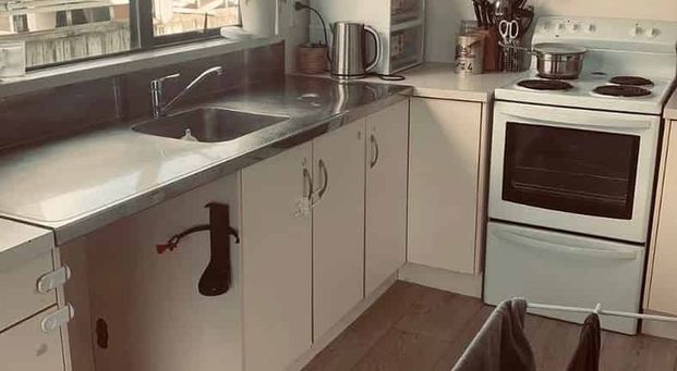 Charming 2BR Home in Westbrook! - Photo 1