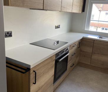 2 bed Flat in Bulstrode Avenue , Hounslow, TW3 3AD - Photo 6
