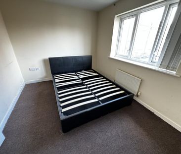 2 bedroom semi-detached house to rent - Photo 3