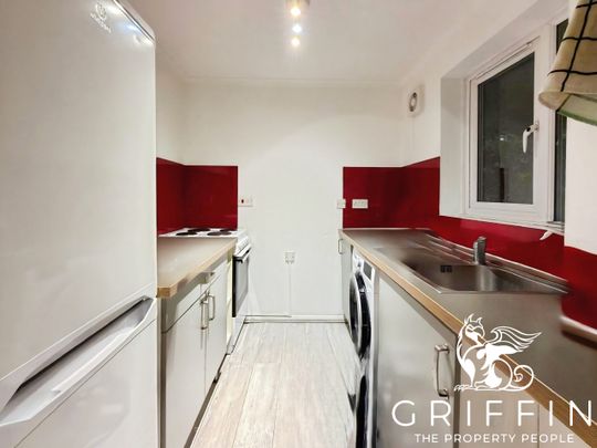 Rookley Court, Linnet Way, Purfleet, RM19 - Photo 1