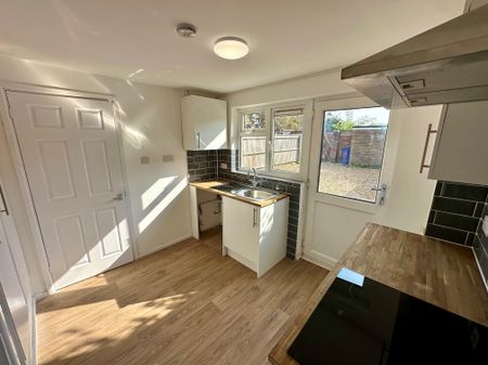 Trinity Avenue, Bury St. Edmunds, Mildenhall - Photo 4