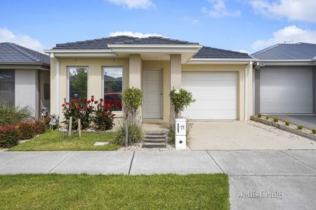 11 Limandus Crescent, Cranbourne South - Photo 3