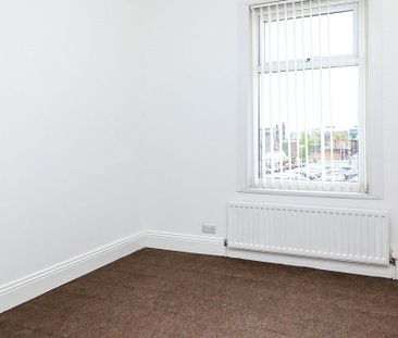 4 bedroom terraced house to rent - Photo 5