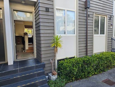 Parnell - Perfectly Placed 2 Bedroom Townhouse - Photo 3