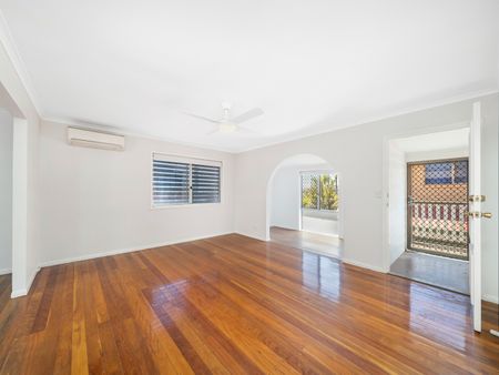 253 Anzac Avenue, Kippa-Ring QLD 4021 - House For Rent - $875 | Domain - Photo 3