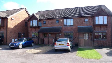 3 bedroom terraced house to rent - Photo 2