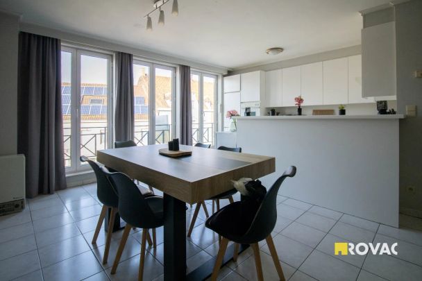 Centraal gelegen en instapklaar appartement (+/- 86 m²) op 2e verdieping met terras - Photo 1