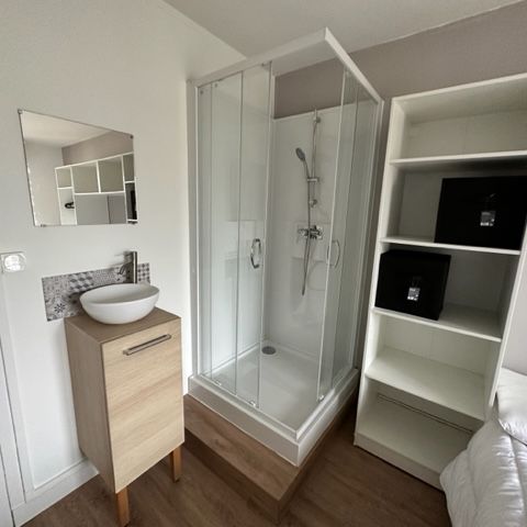 A louer Brest Bellevue/Facs grande chambre meublé+douche dans colocation - Photo 1
