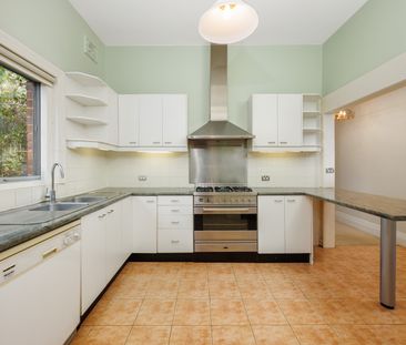 3 Shirley Road, Roseville NSW 2069 - House For Rent | Domain - Photo 2