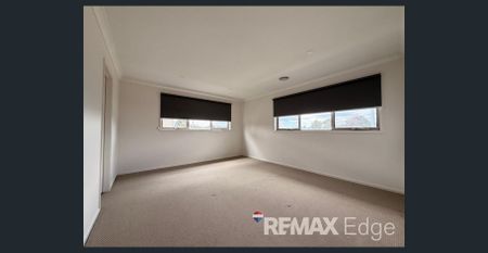 Spacious Modern Home in Prime Truganina Location - Photo 4