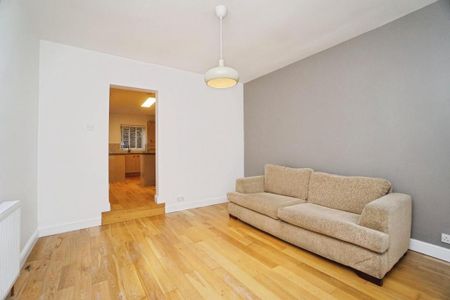 3 bedroom terraced house to rent - Photo 2