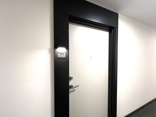 For Lease - 2 David Eyer Road Unit# 926, Richmond Hill, Ontario - Photo 1