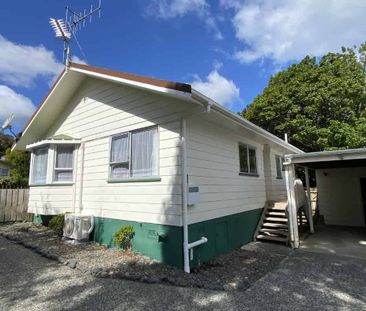 Cozy Cottage in Onerahi - Photo 5