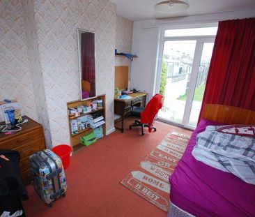 4 bedroom terraced house to rent - Photo 2