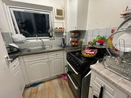 Studio to rent - Photo 5