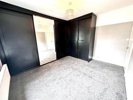 3 bedroom detached house to rent - Photo 2