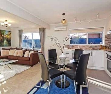 New Lynn 3 Bedroom House Available for Rent - Photo 2