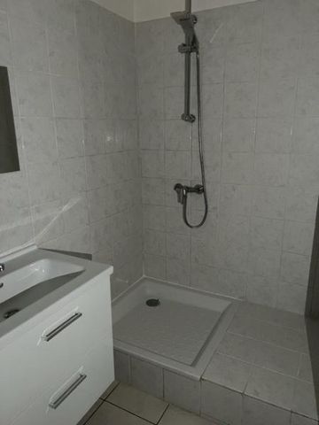 Location Appartement 1 pièce 37m² LE VAL 83143 - Photo 2