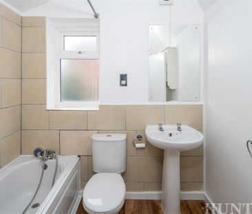 1 bedroom Flat To Let - Photo 4