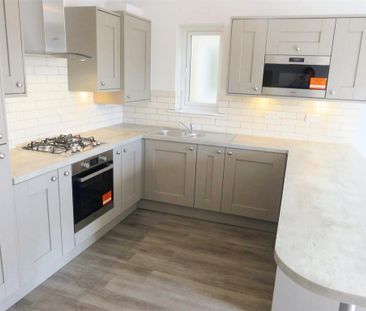 2 bedroom semi-detached house to rent - Photo 4