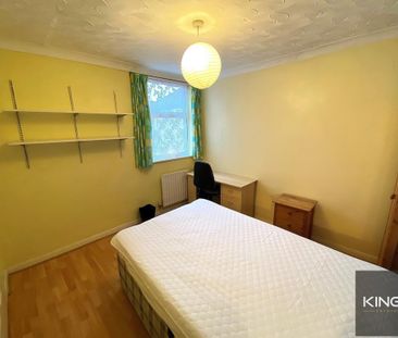 4 bedroom terraced house to rent - Photo 2