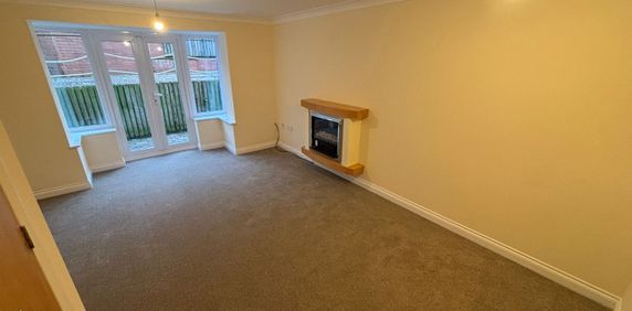 4 bedroom semi-detached house to rent - Photo 2