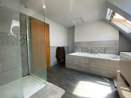 1 bedroom in a house share to rent - Photo 5