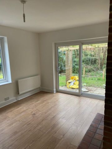 4 Bed Detached House, Shaftesbury Avenue, SO17 - Photo 4