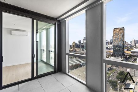 Captivating apartment with breathtaking views - Photo 5