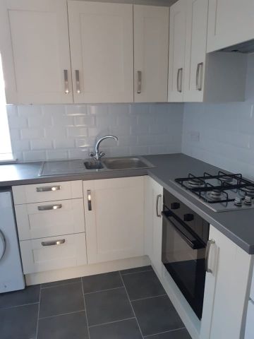 2 Bed Terraced House, Hafton Road, M7 - Photo 4