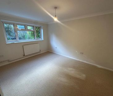 2 bedroom maisonette to rent - Photo 2