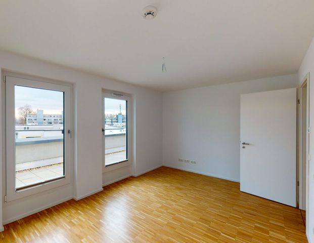 Große Dachgeschosswohnung mit Einbauküche - Photo 1