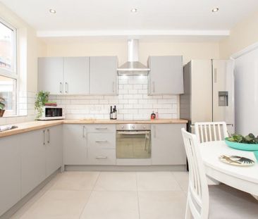 23 Hessle View, Hyde Park, Leeds, LS6 1ER - Photo 6