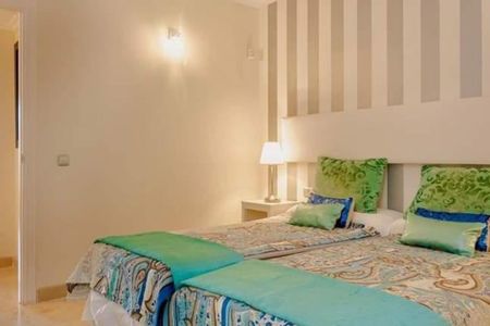 2 bedroom luxury Apartment for rent in Estepona, Spain - Photo 4